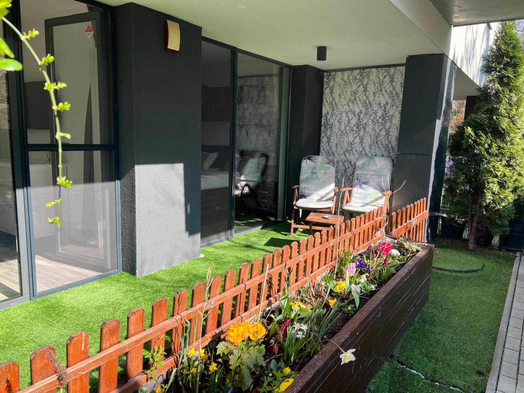 Forest Park Garden Apartment Братислава Екстер'єр фото